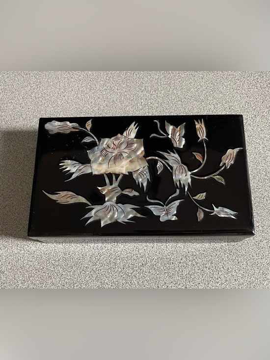 Vintage Other - Vintage Mother of Pearl Floral Black Decorative Box